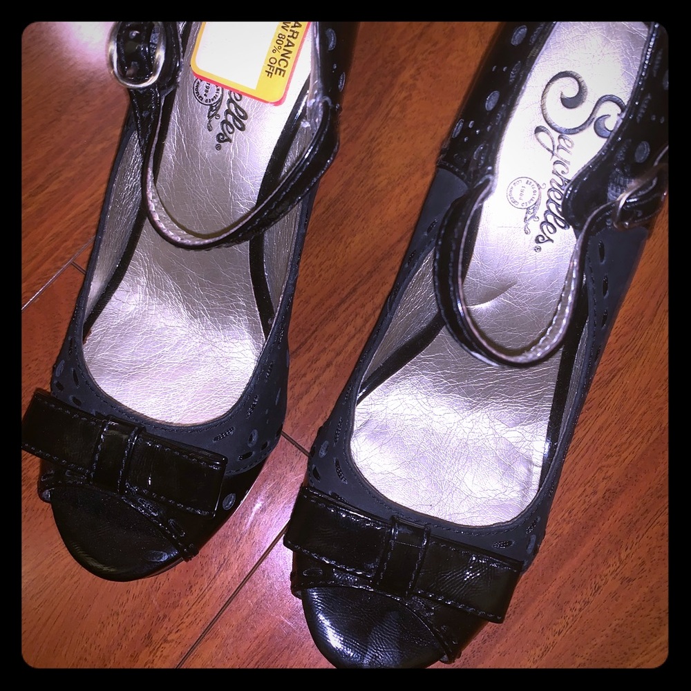 Black cute heels
